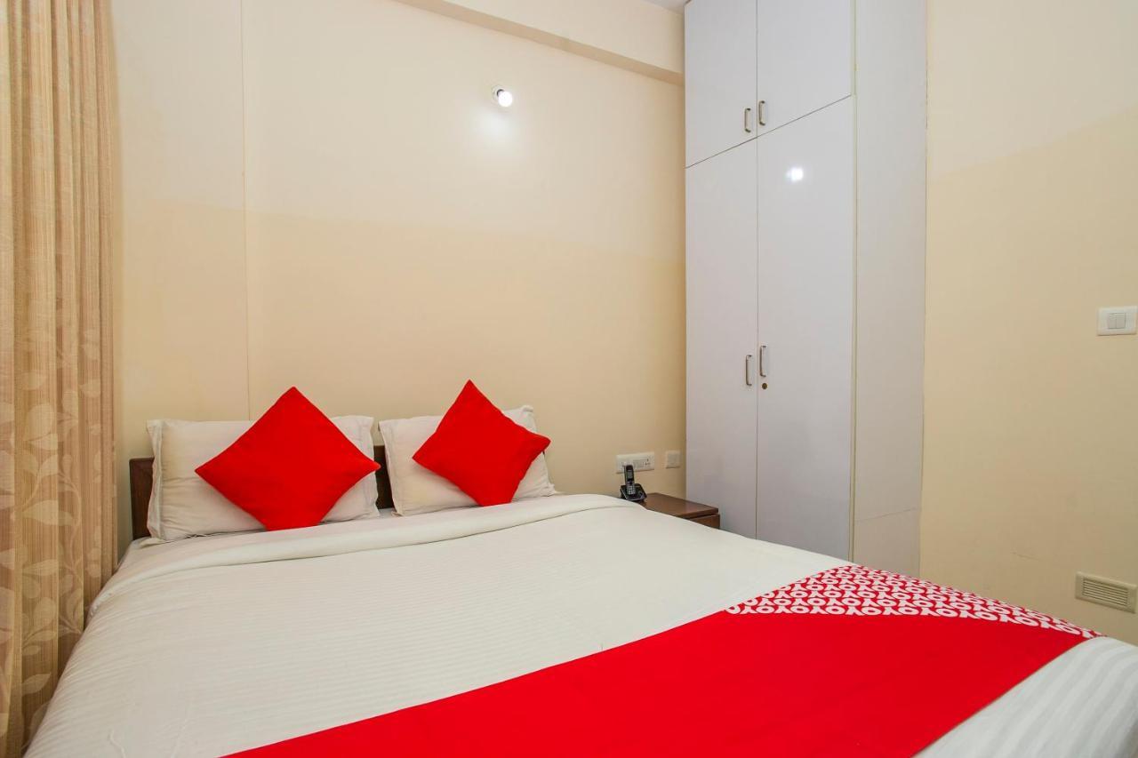 Отель Oyo 4797 Lulu Hospitality Yelahanka Экстерьер фото