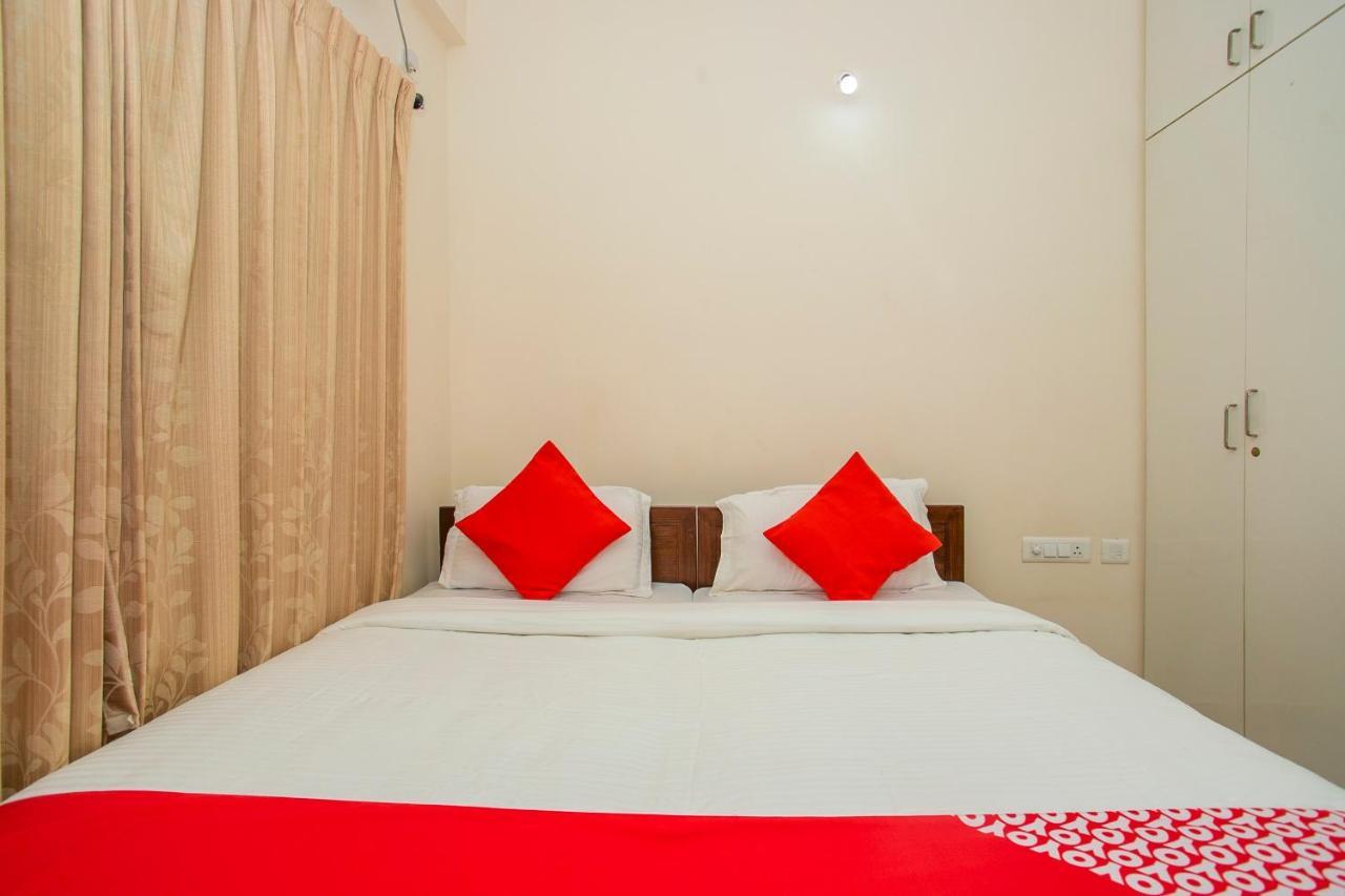 Отель Oyo 4797 Lulu Hospitality Yelahanka Экстерьер фото