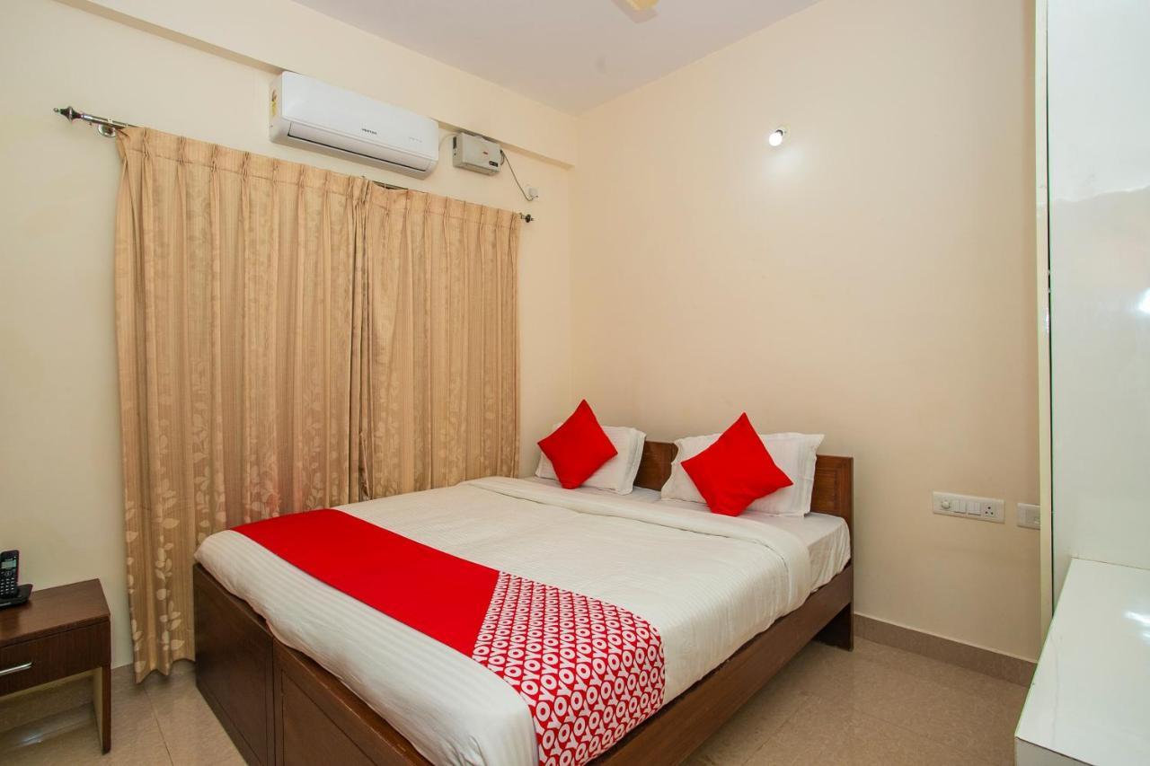 Отель Oyo 4797 Lulu Hospitality Yelahanka Экстерьер фото