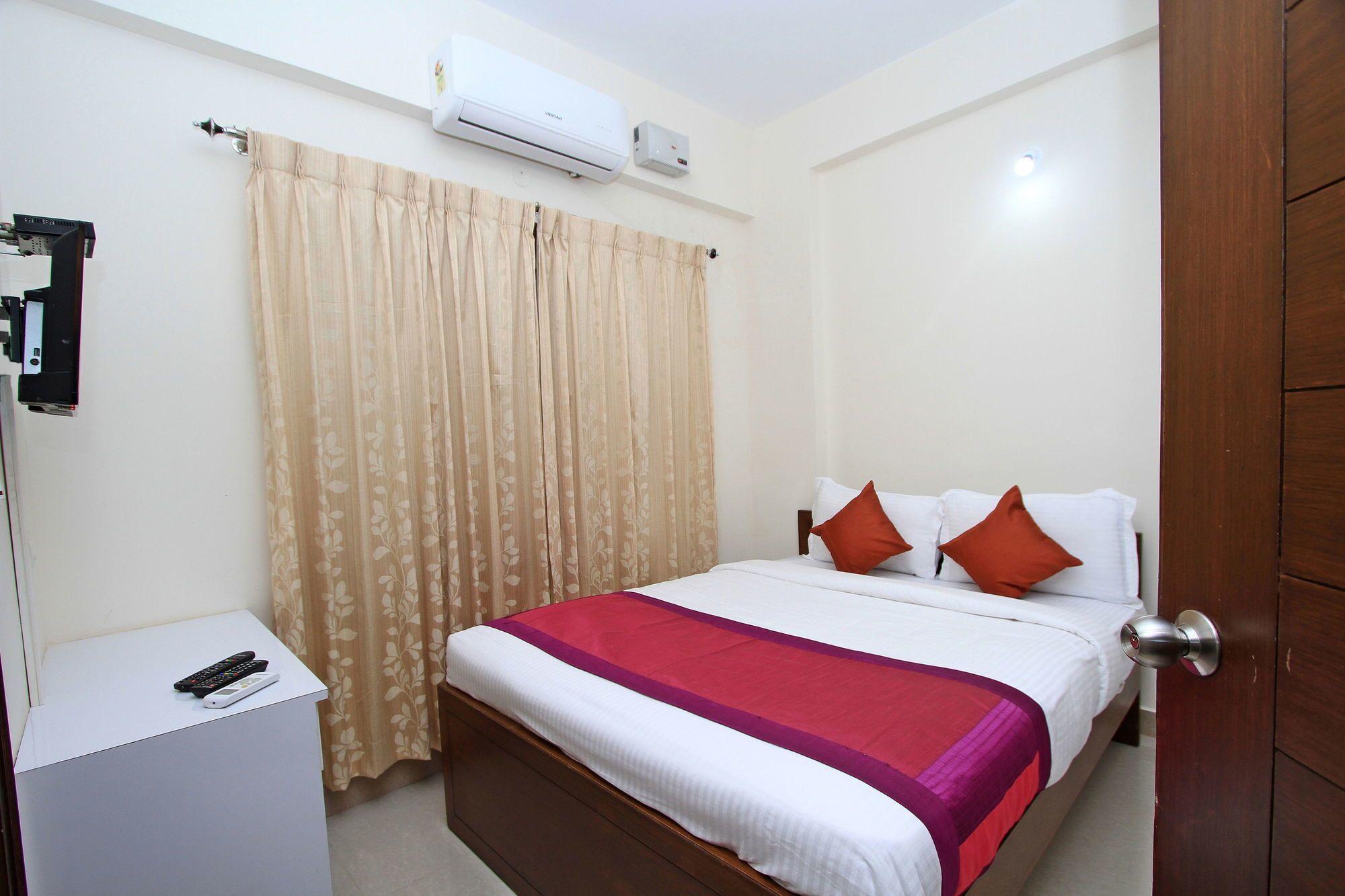 Отель Oyo 4797 Lulu Hospitality Yelahanka Экстерьер фото
